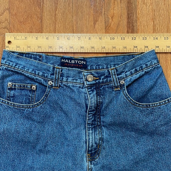 Halston Jeanswear Size 8 Blue Vintage Cropped Distressed 5 Pockets Medium Wash - Picture 5 of 13